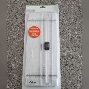 Provo Craft Cricut Portable Trimmer